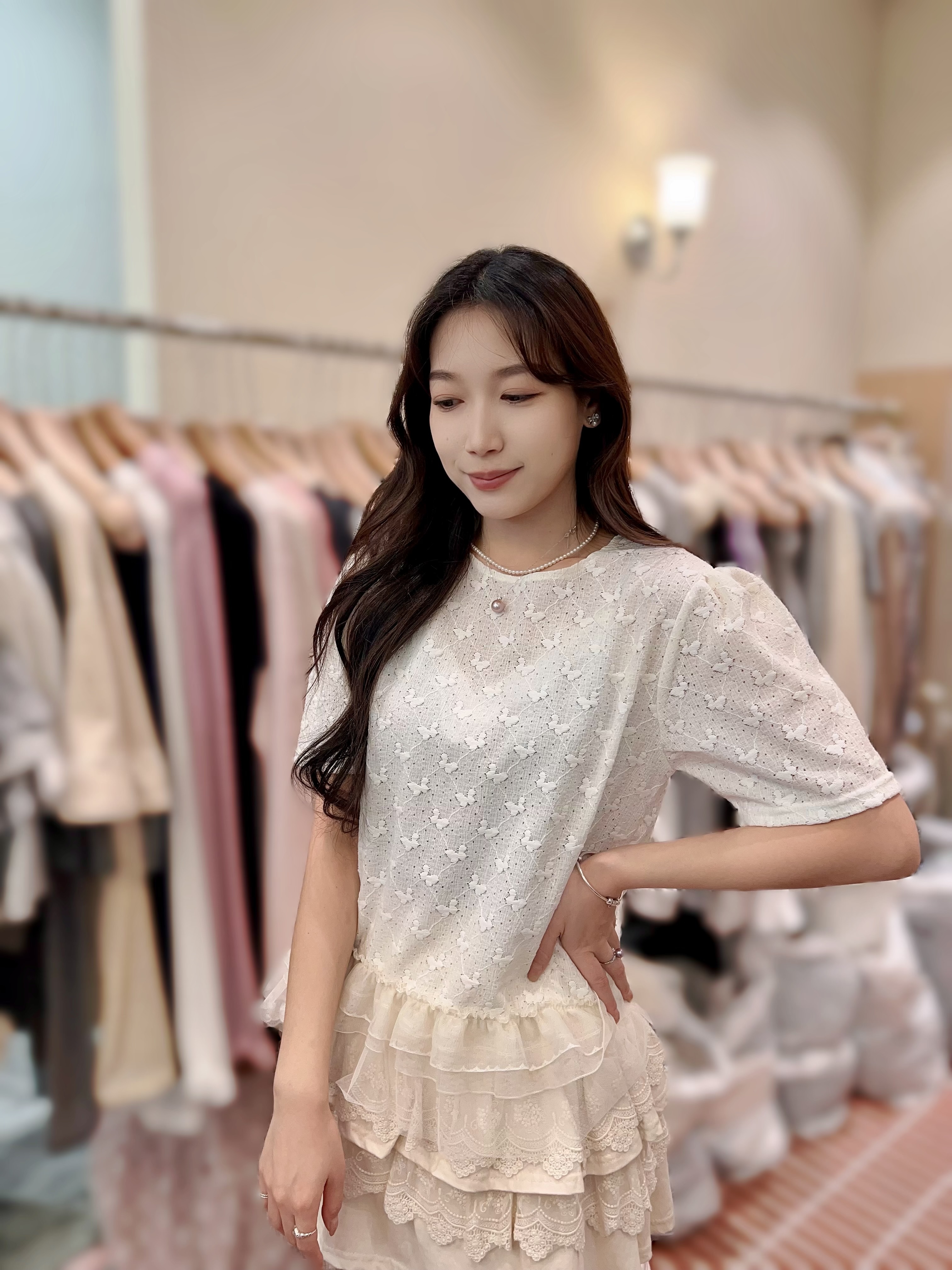 BE27  菱格蝴蝶結 胸49 長20 $429 (一口價)