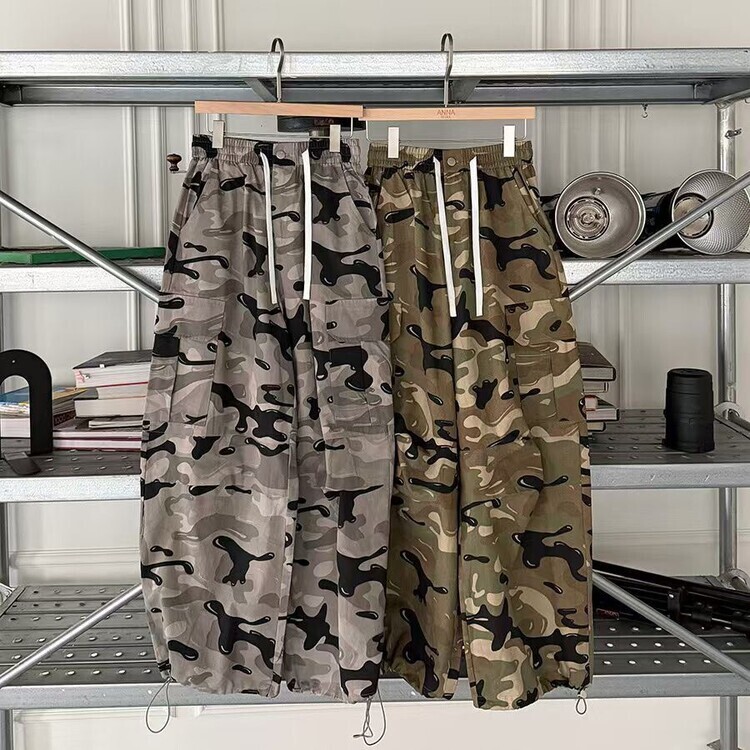 【現貨+預購】迷彩腰鬆緊工裝寬褲(預購時間14-21天)