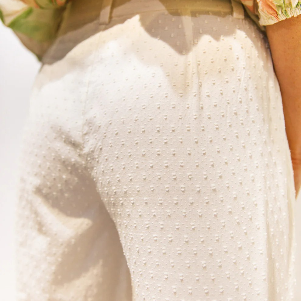 1BB0327-022 [BRIGITTE BARDOT] Lotus Pleated Trousers White #172610600 (EU)