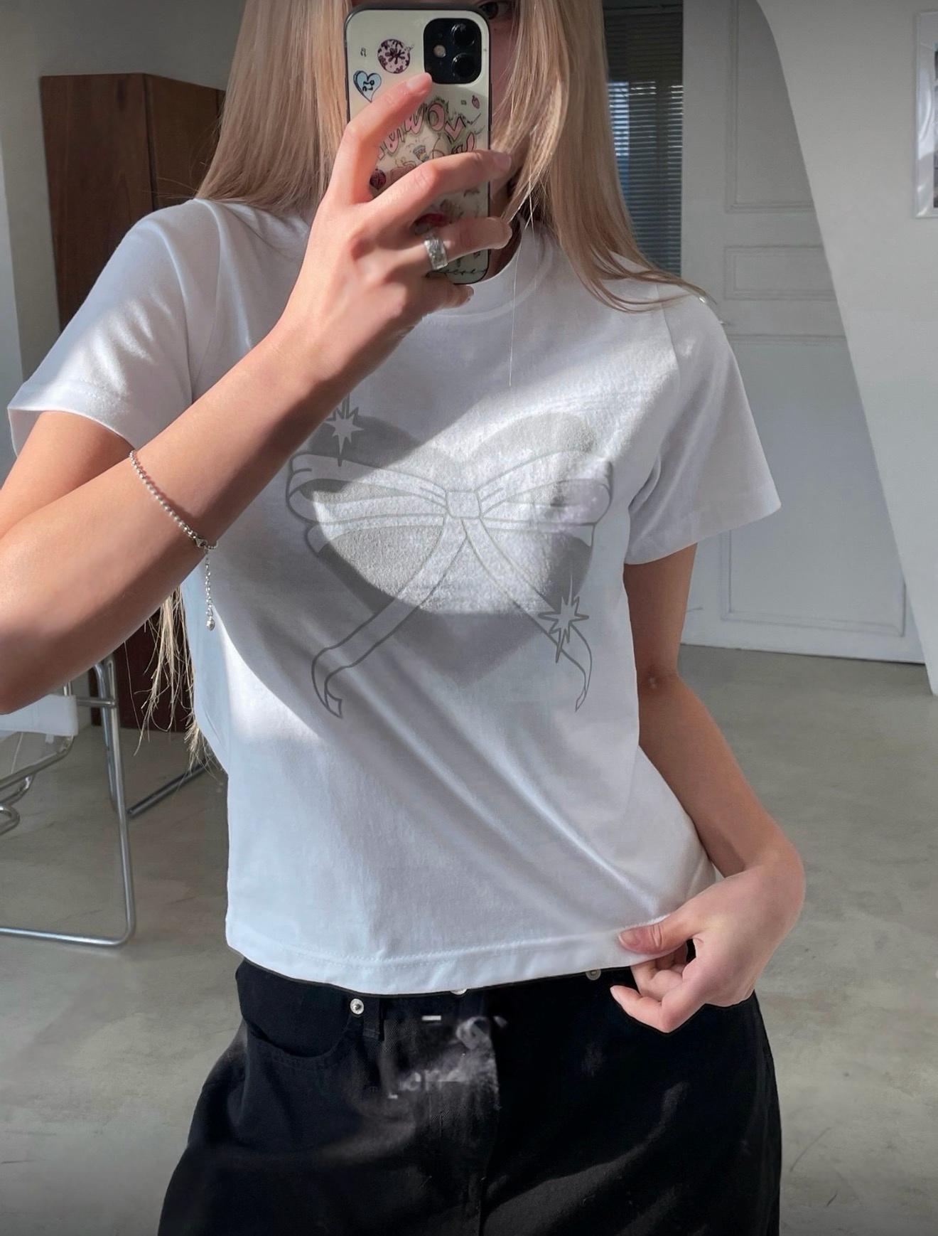 （3月韓國連線）T1354｜美少女.𖥔 ݁ ˖🌙🎀 心心線條蝴蝶結短版TEE