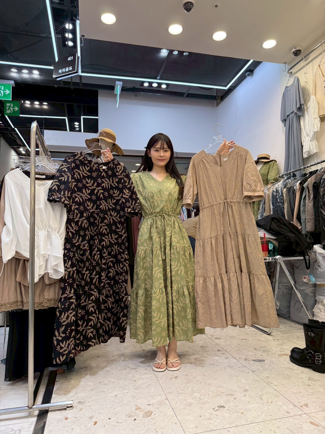 MG6016 葉子印花後拉鏈連衣裙