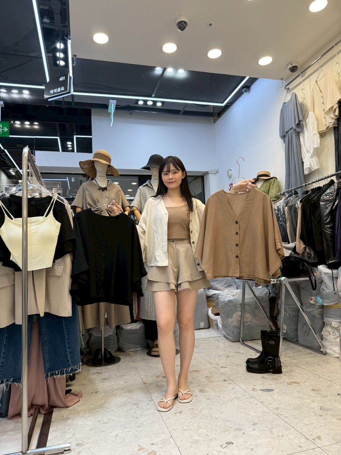 MG6006 V領排扣7分袖上衣