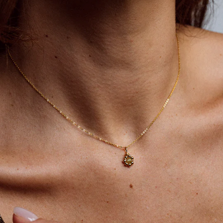 1YA0326-471 [YAY PARIS] Daisy Pendant Peridot #901emdai1125 (EU)