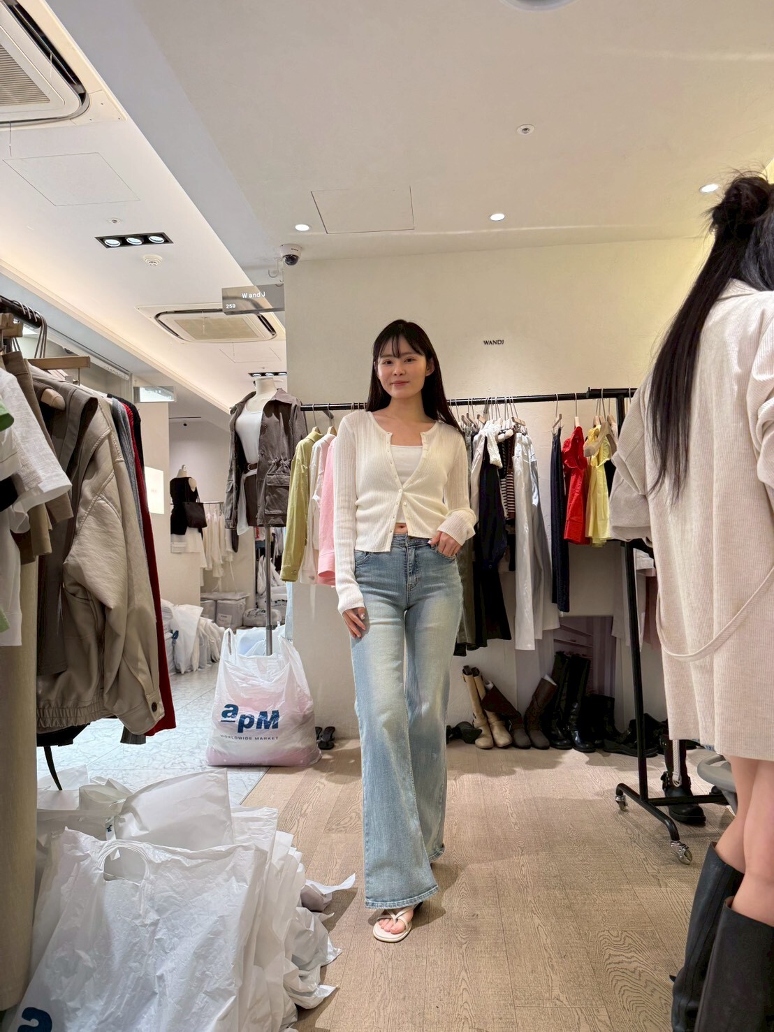 WJ5123 高腰貓鬚洗水微喇叭牛仔褲 *特價* (充值購物金不適用)