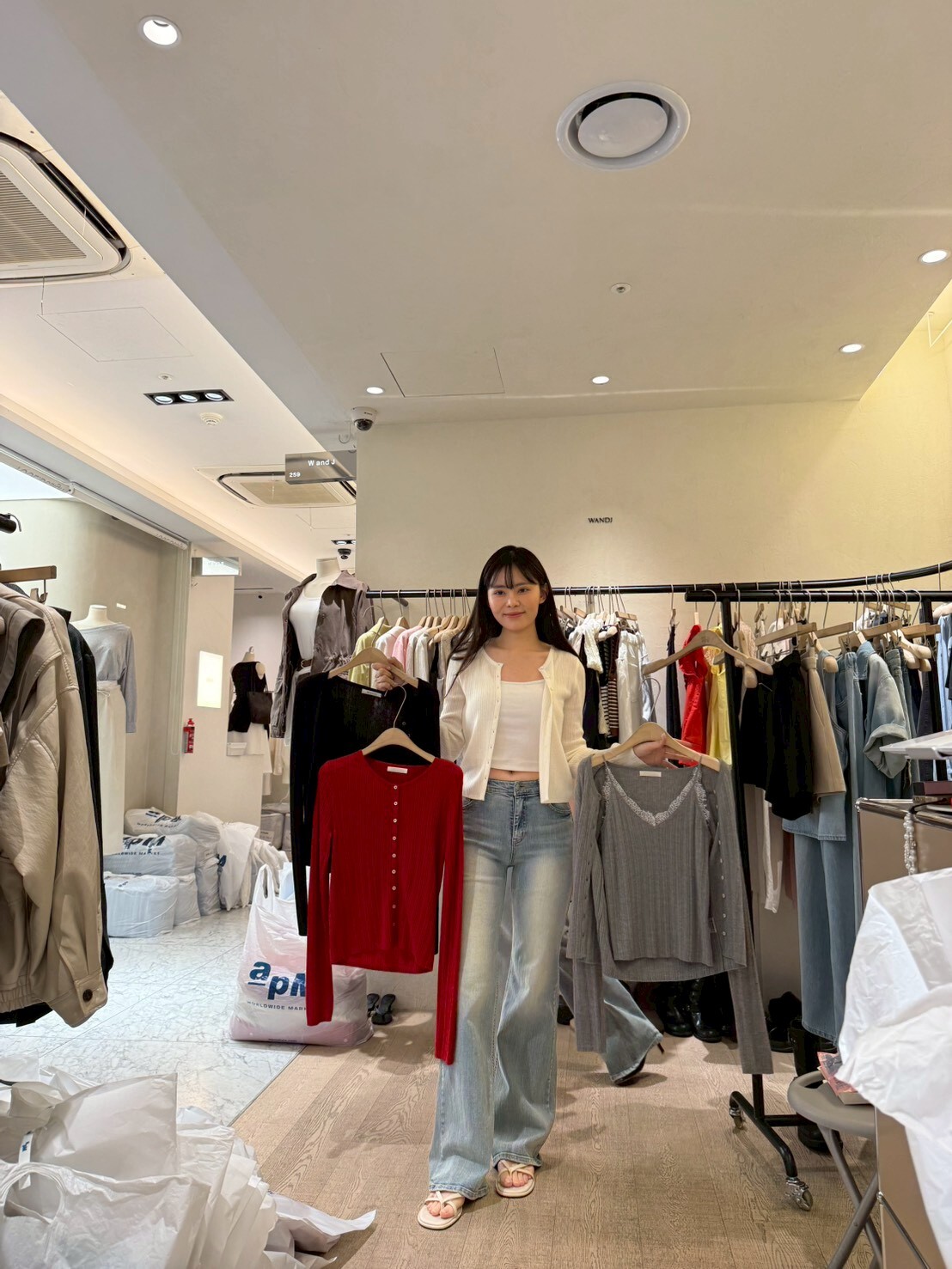 WJ6006 暗坑紋排扣小V上衣