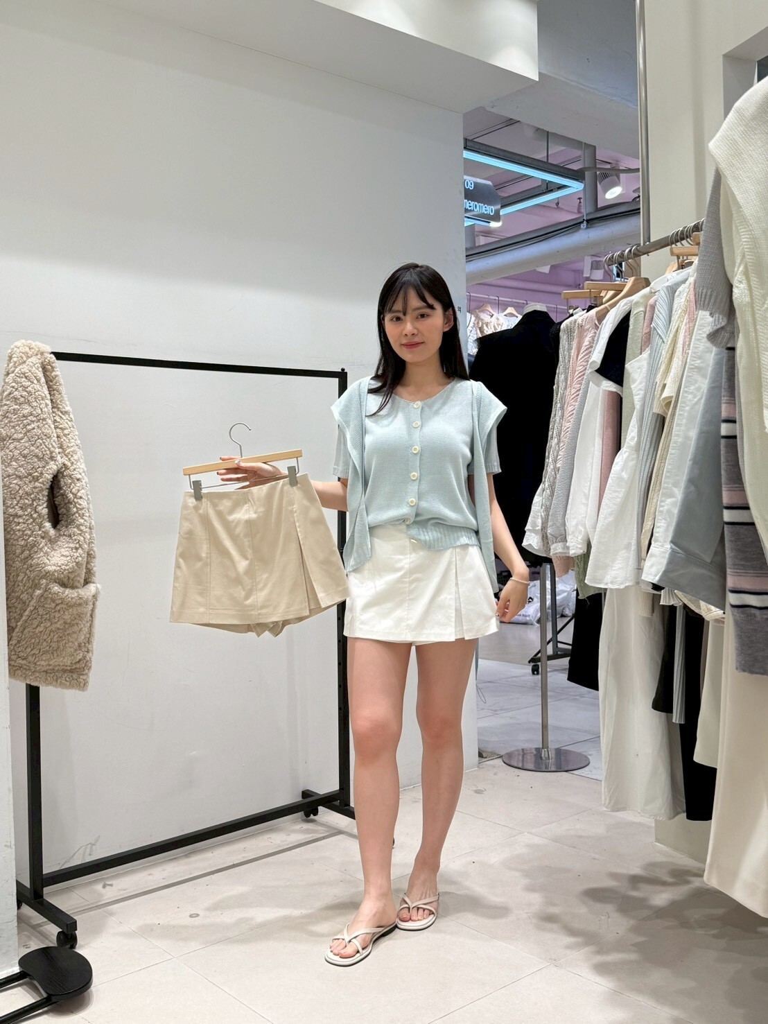 HU6032 A字顯腿瘦裙褲