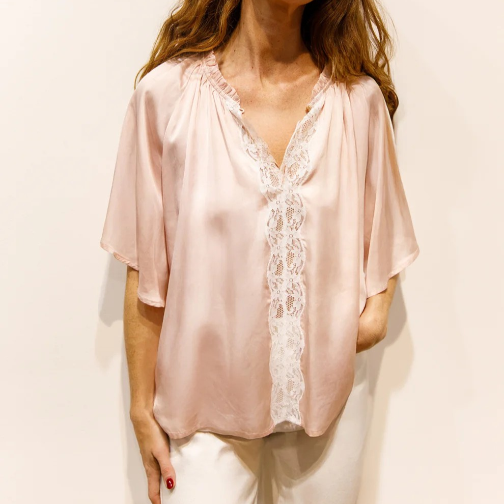 1BB0327-028 [BRIGITTE BARDOT] Pidou Satin Blouse with Lace Pink #122610100 (EU)