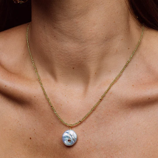 1YA0326-447 [YAY PARIS] Queen Necklace 40cm Peridot Laminated Gold #510tpqu40cm1125 (EU)