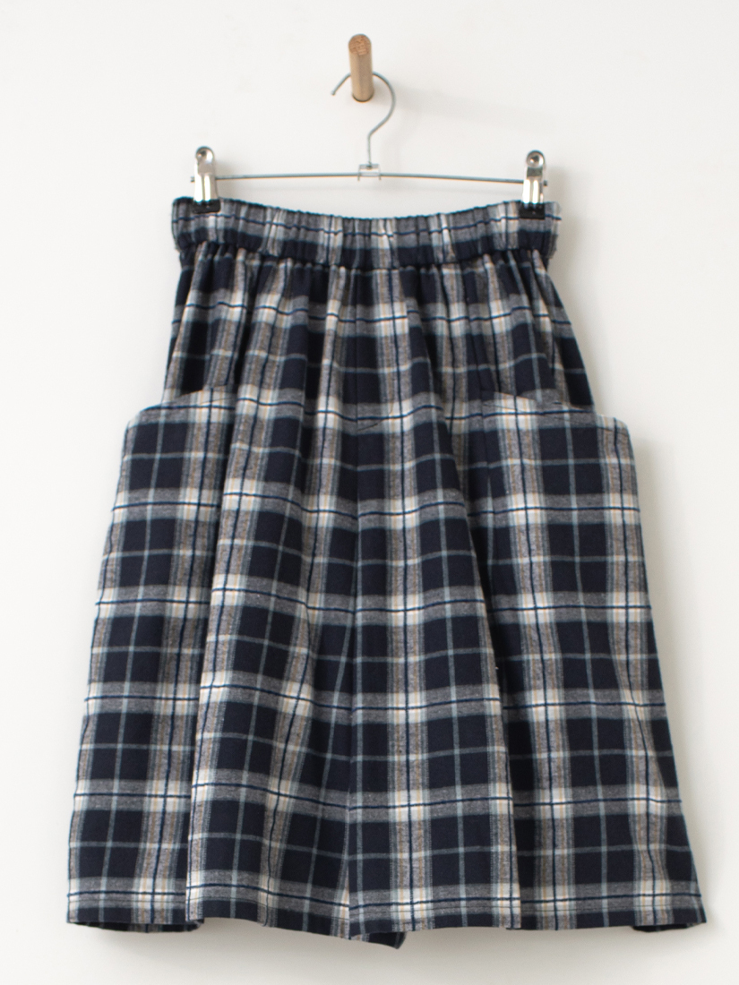 男孩風法蘭絨格紋六分寬褲