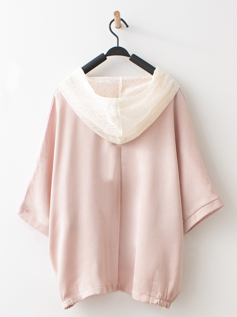 日系晨光紋理緞面蕾絲連帽五分袖上衣