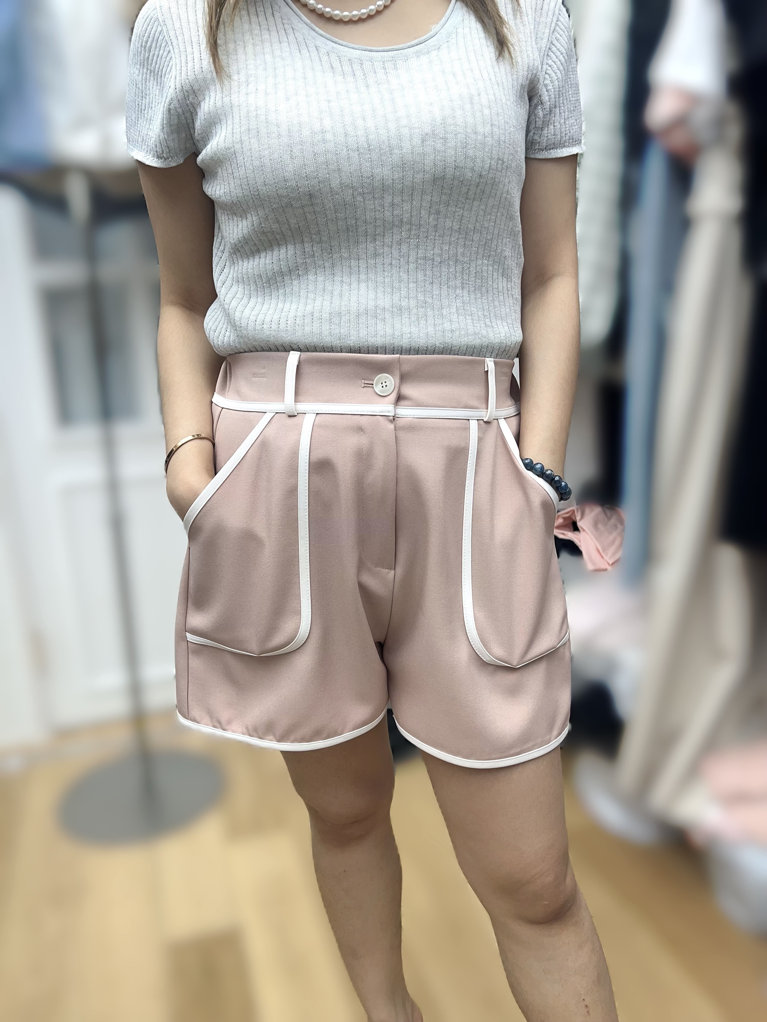 RE19 橡根褲  腰27-34 HIP48 長16 $459 (一口價)