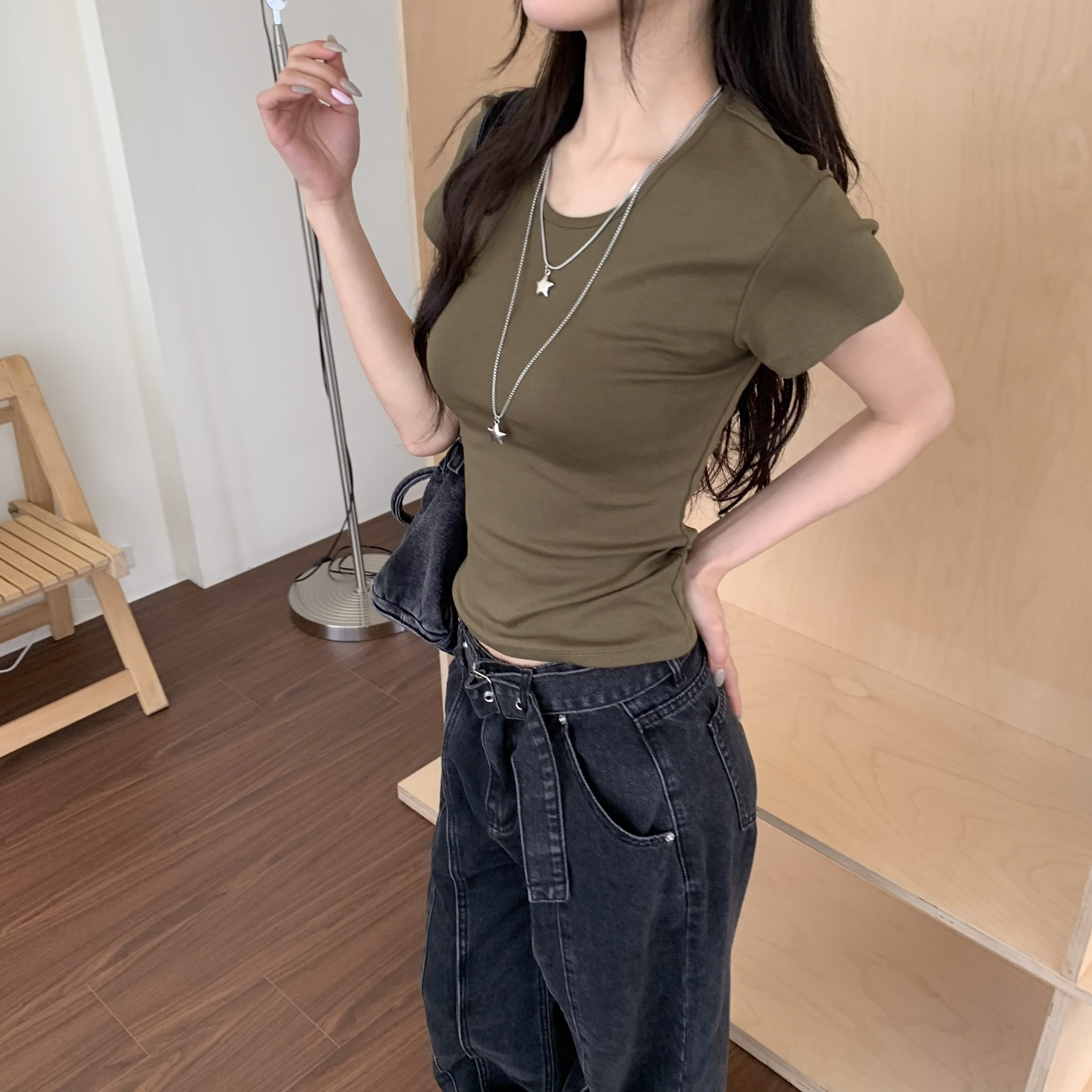 ISA_辣妹純色控! 超顯身材沙漏腰正肩短tee_63049