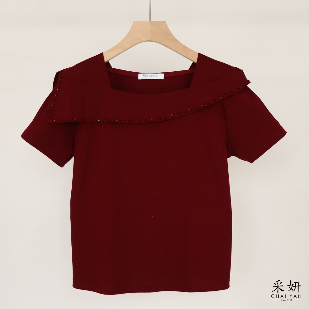 斜邊領短袖上衣