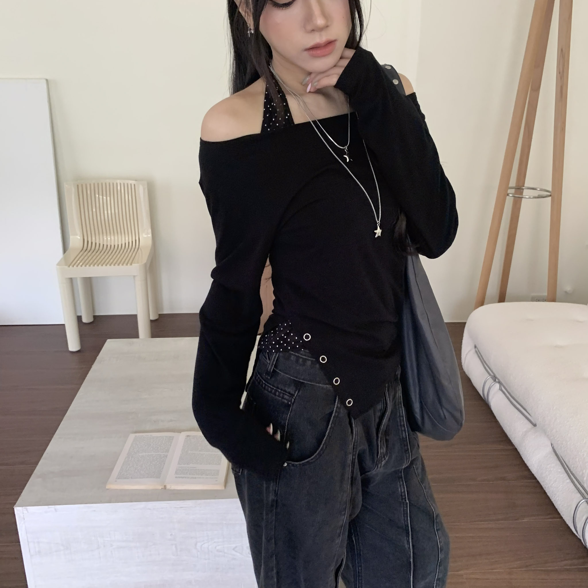 ISA_側腰point! 低調剪裁一字領側開衩上衣_63076