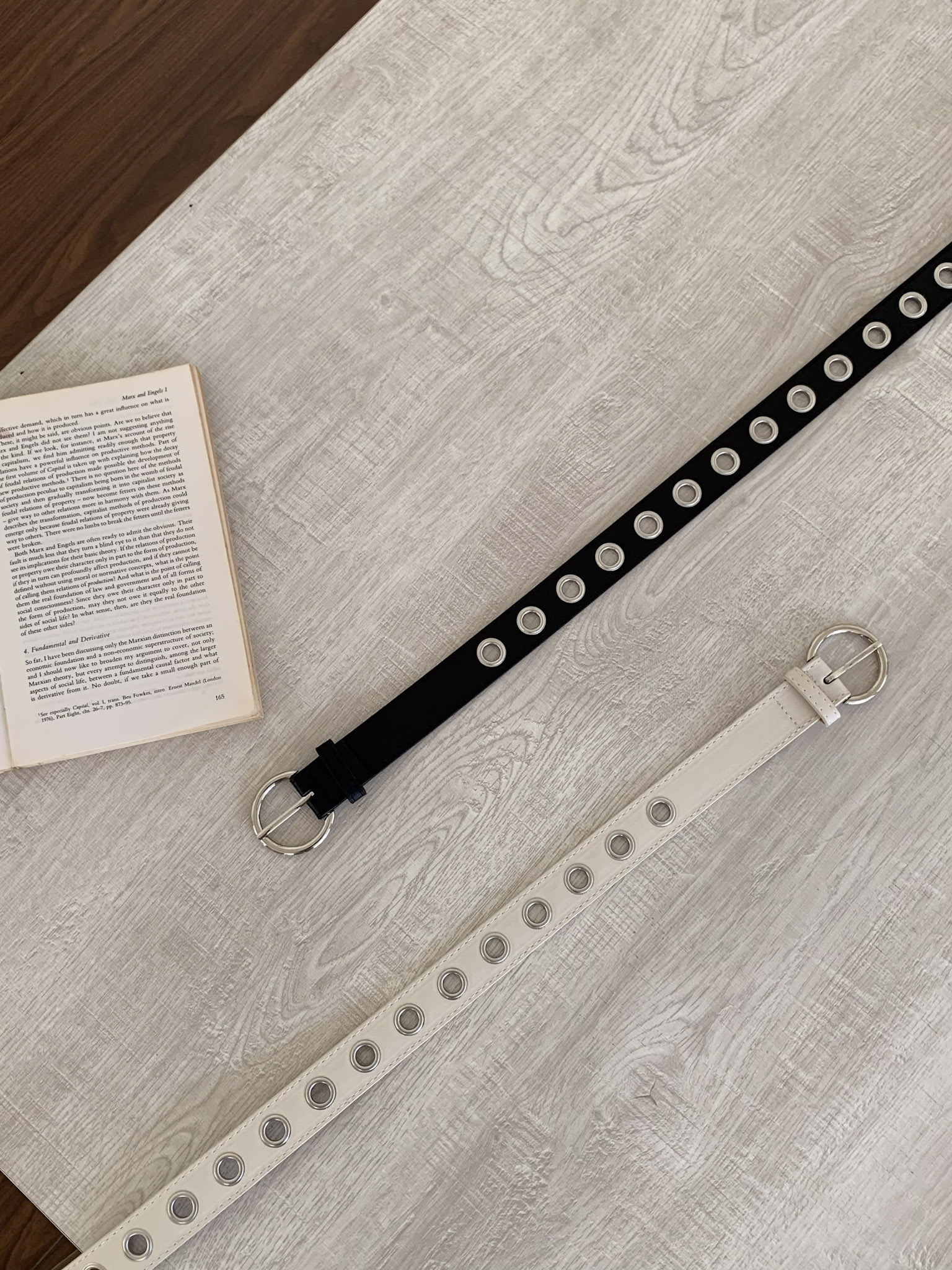 ISA_時髦升級! vintage金屬卯釘全孔皮帶_63066