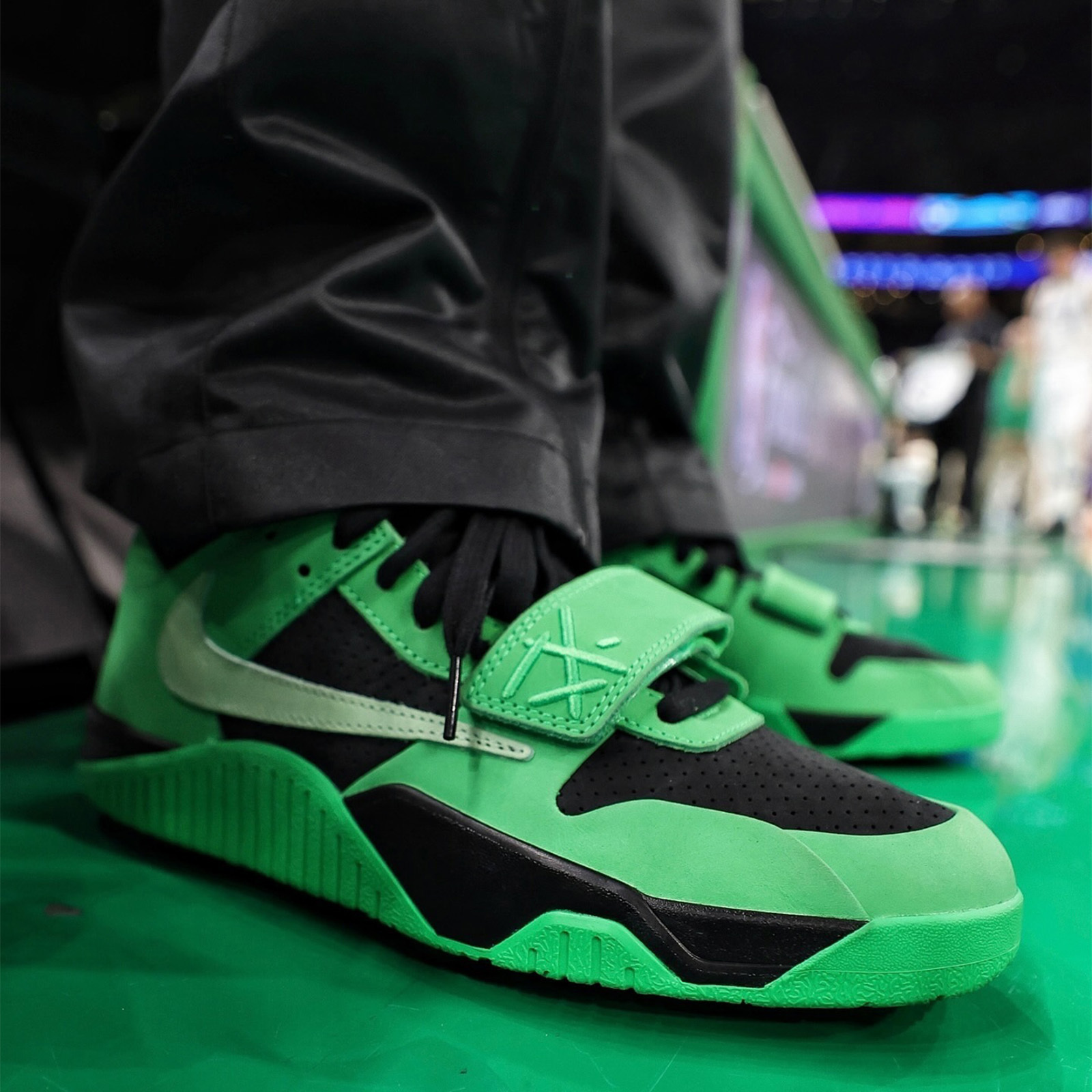 Travis Scott x Jordan Jumpman Jack "Green Spark" 倒勾 螢光綠 夜綠 IM9113-300