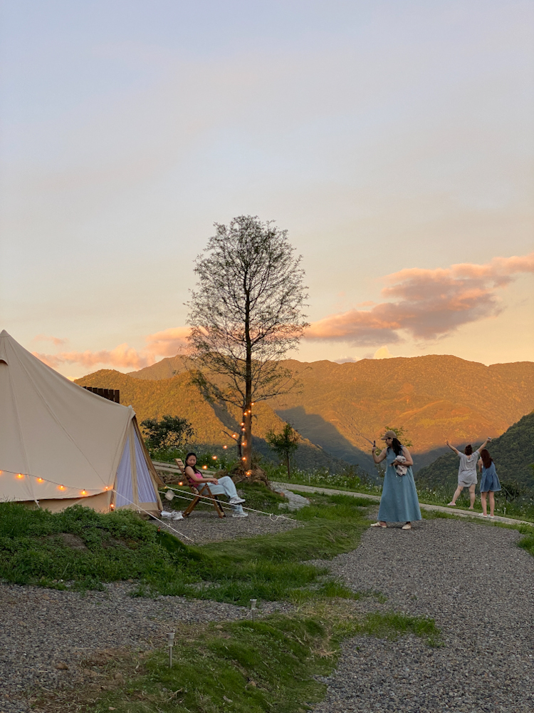 山林夕陽 BASECAMP