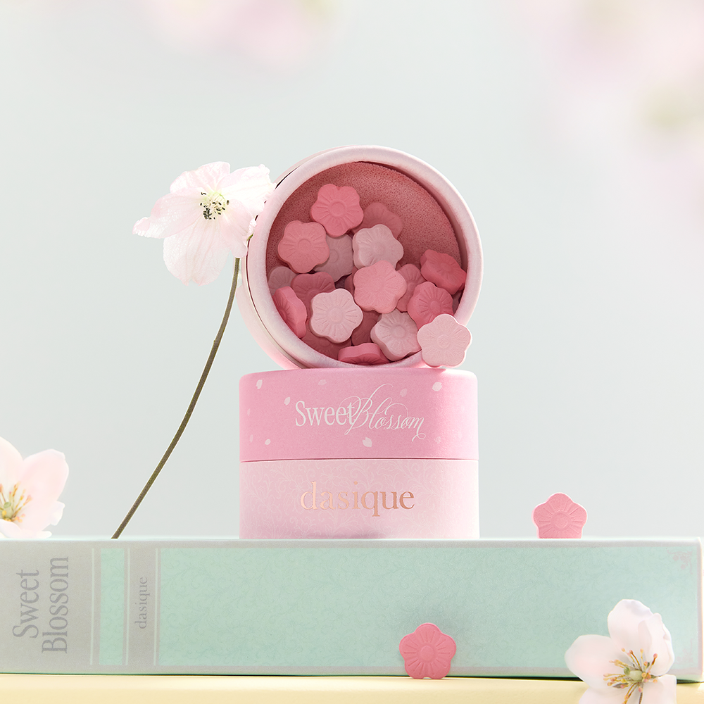 Dasique  柔霧花瓣腮紅