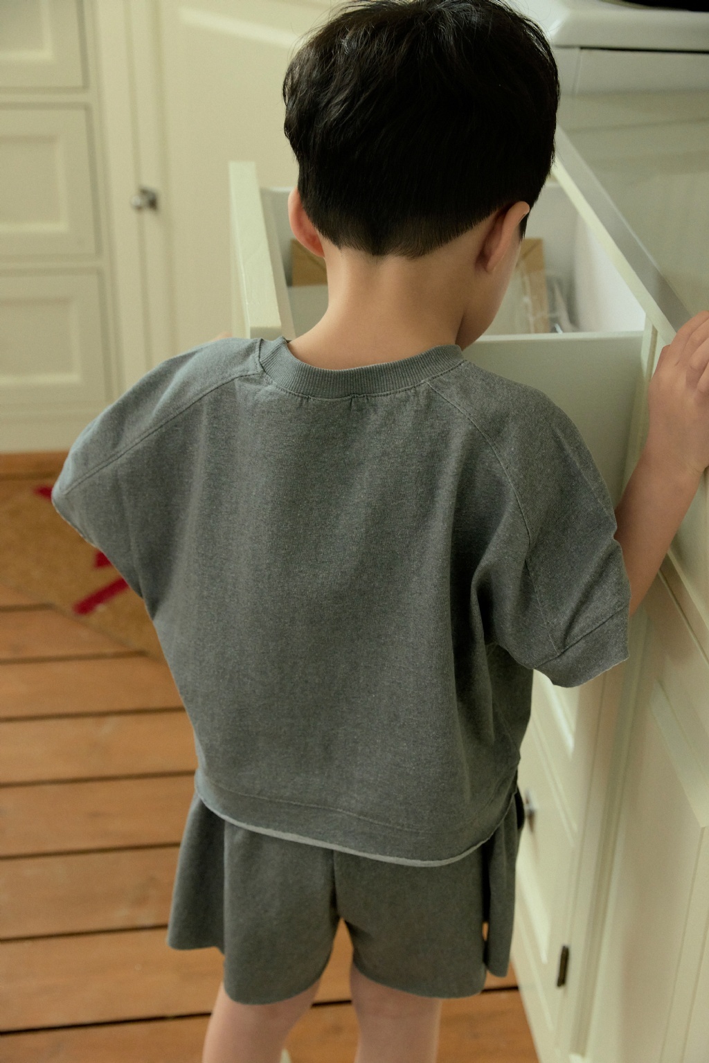 正韓夏Stellak 兩色落肩慵懶感套裝