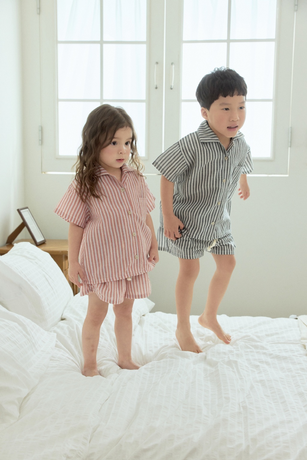 正韓夏Stellak 兩色無印感直條上衣