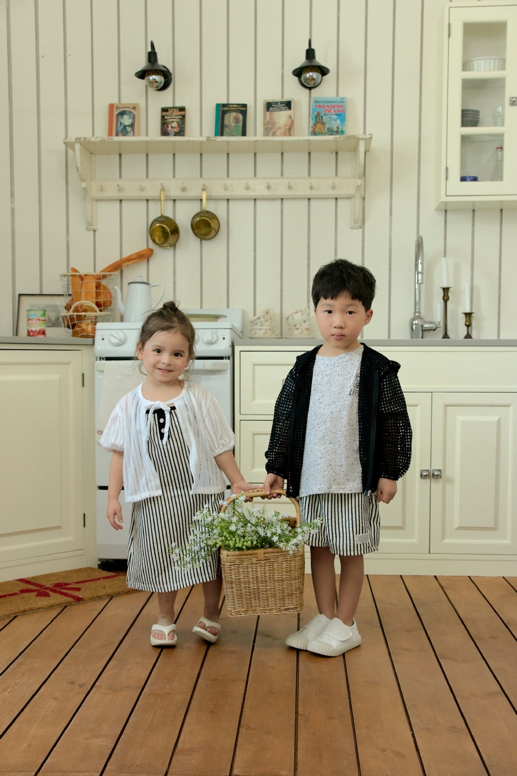 正韓夏Stellak 米白綁帶罩衫