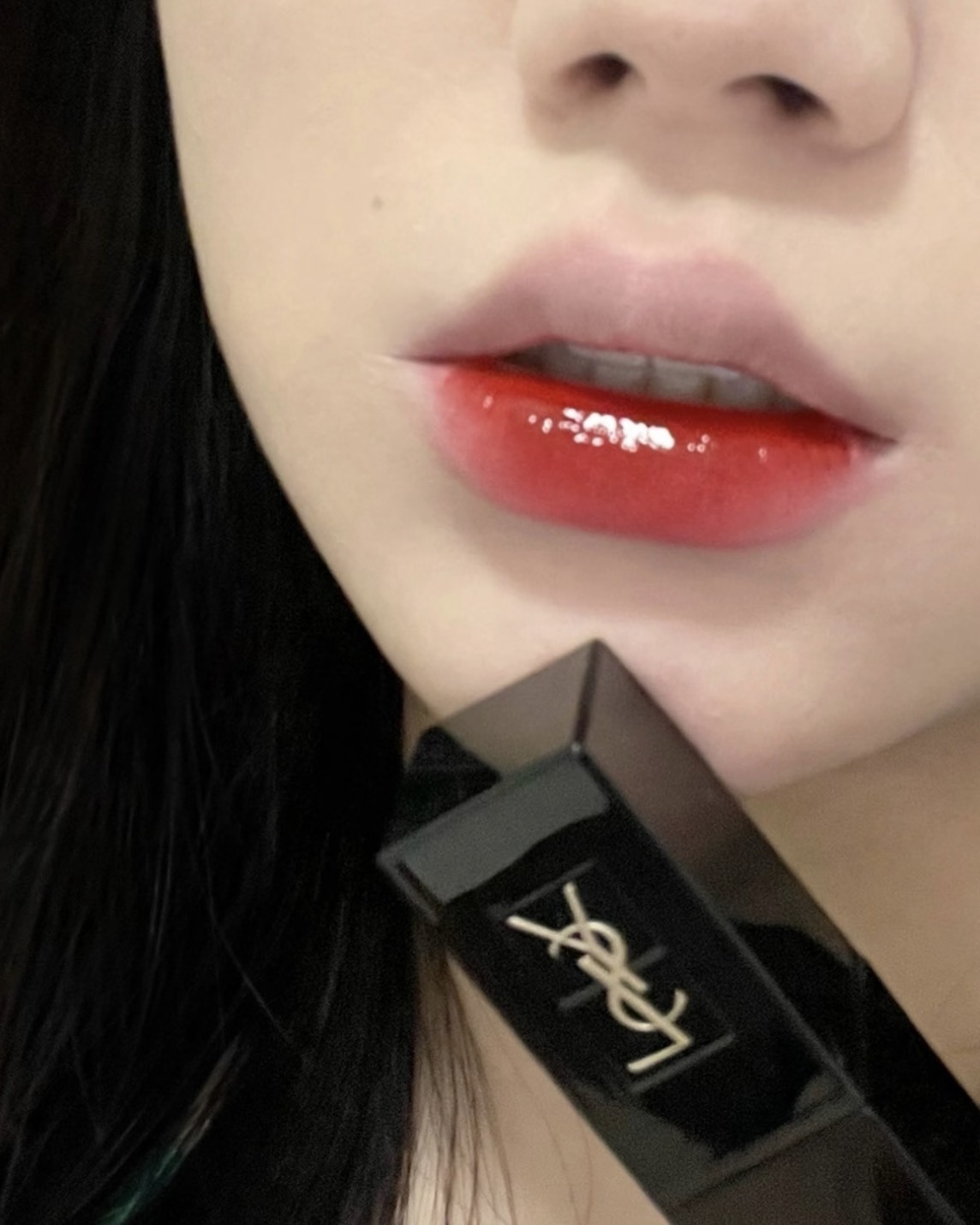 YSL聖羅蘭 奢華 緞面 漆光 唇釉 #425