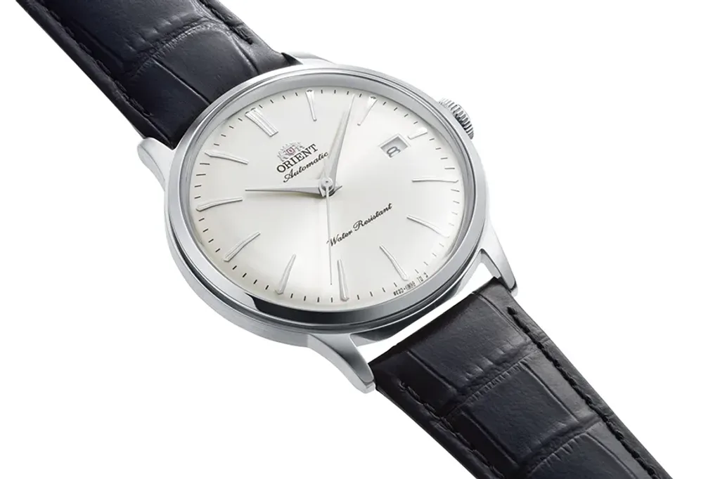 萬年鐘錶 - 東方錶  ORIENT   Bambino Automatic 白色面盤機械皮革男錶 RA-AC0031S 錶徑40.5mm