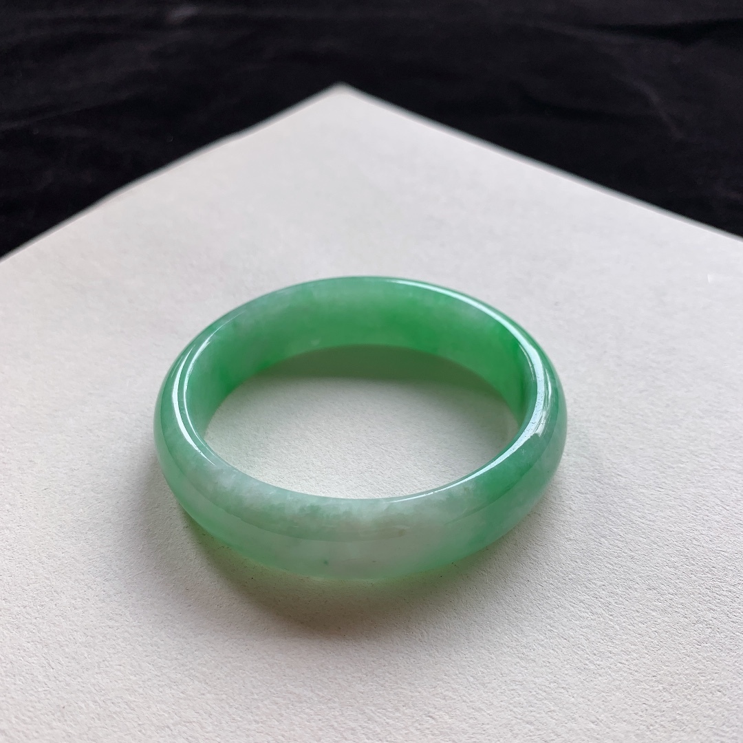 324141 51mm陽綠翡翠貴妃手鐲 (50-52)