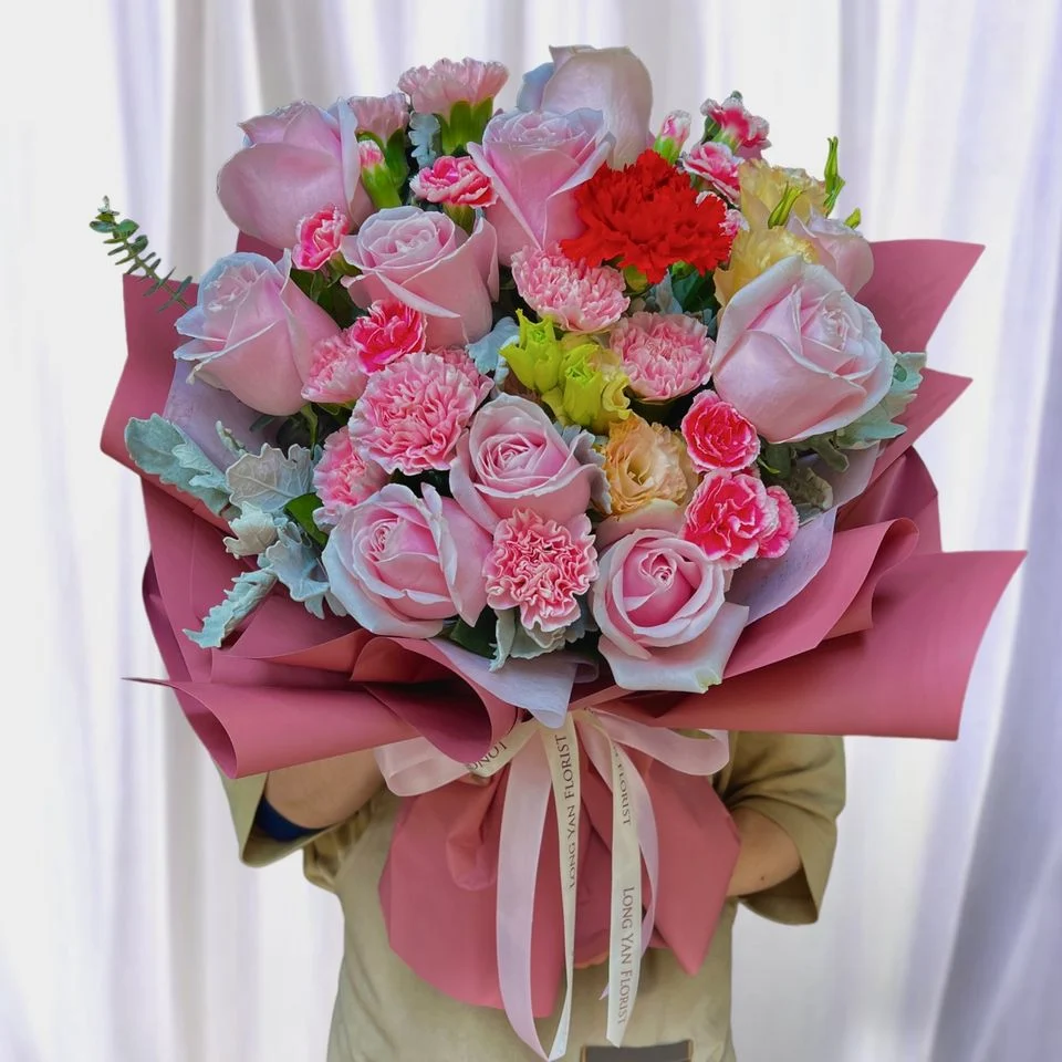 W - 粉玫瑰配康乃馨_CA48005