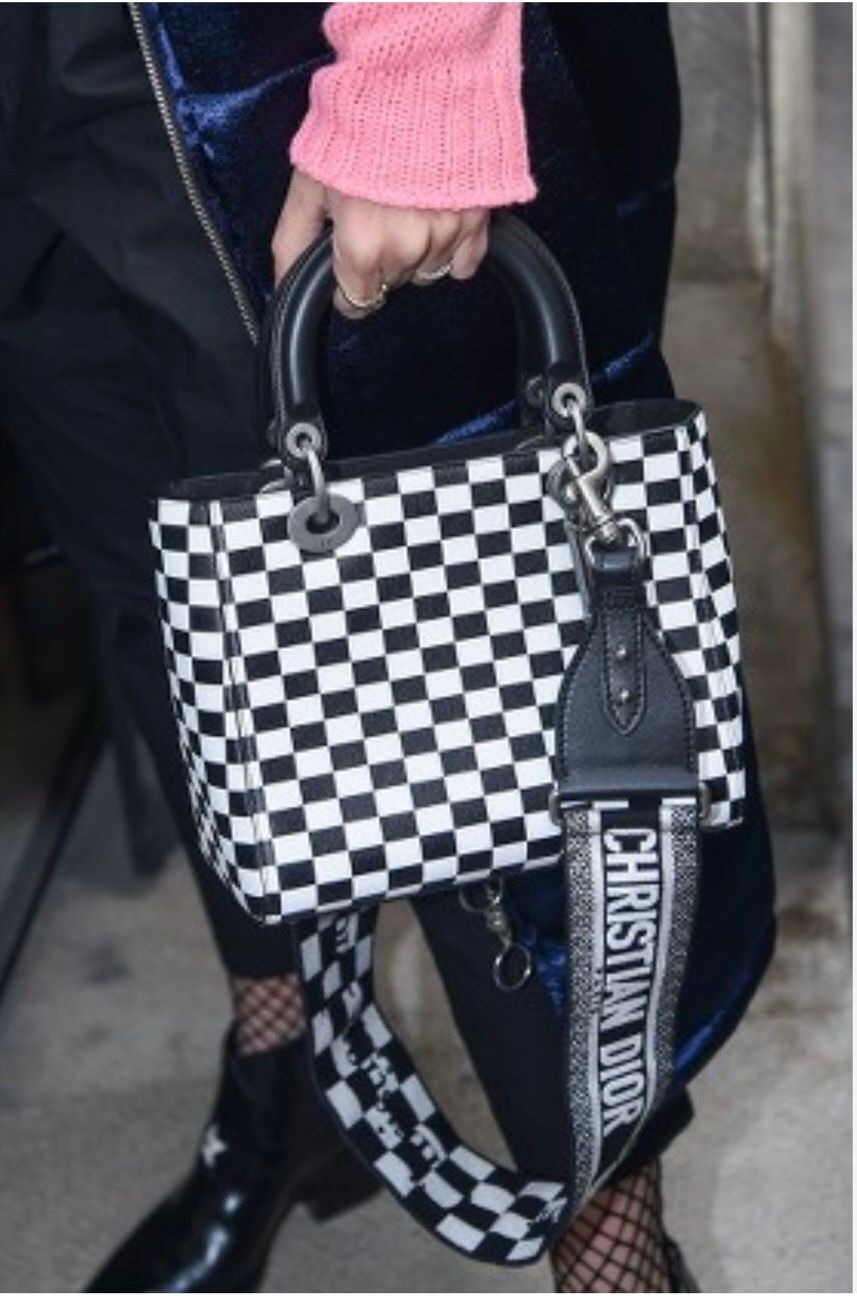 95%NEW二手CHRISTIAN LADY DIOR MEDIUM, 附送限量版肩帶, 五格黑白棋盤小牛皮銀扣 #迪奧戴妃包 #香榭站正品