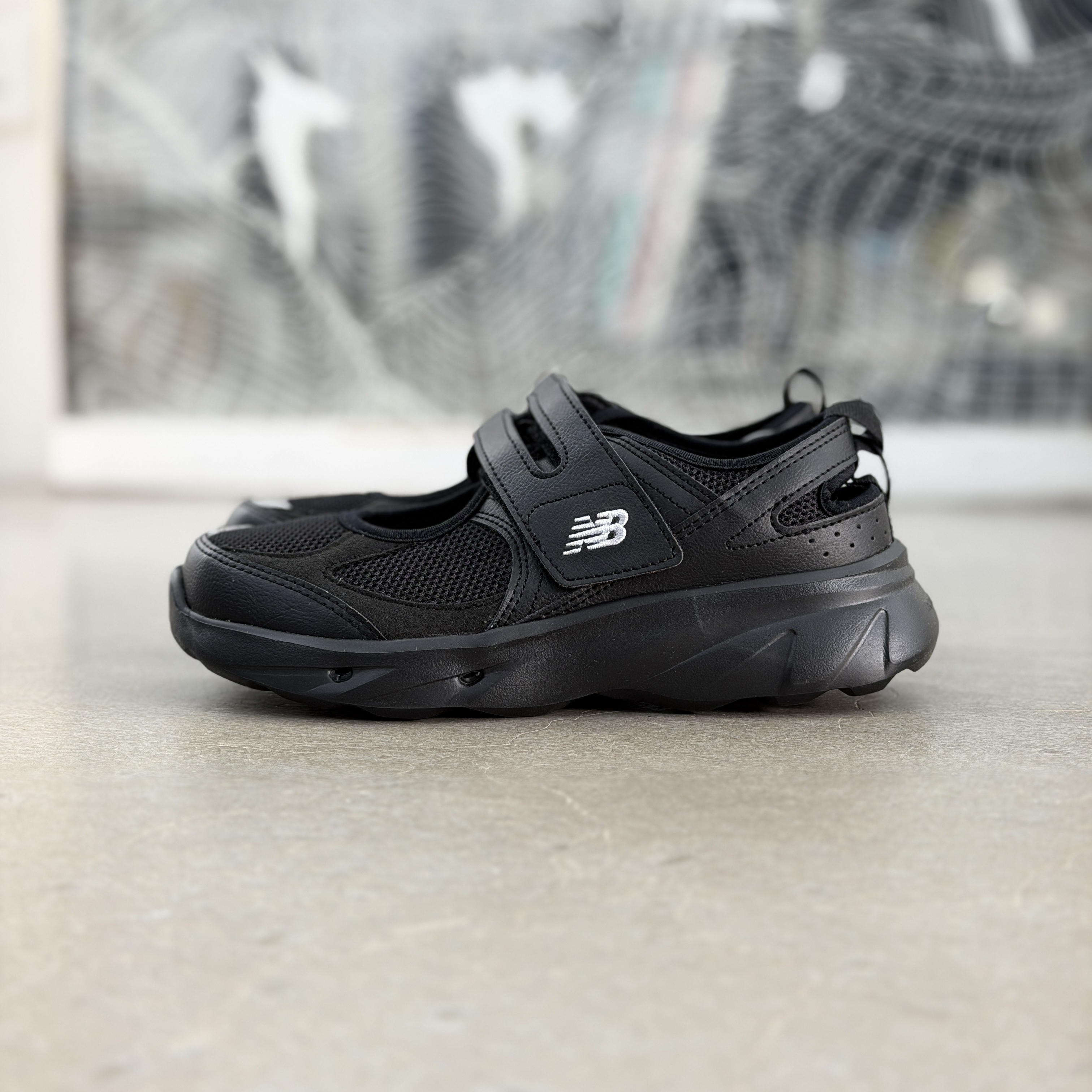 New Balance Breeze SD2202- Black