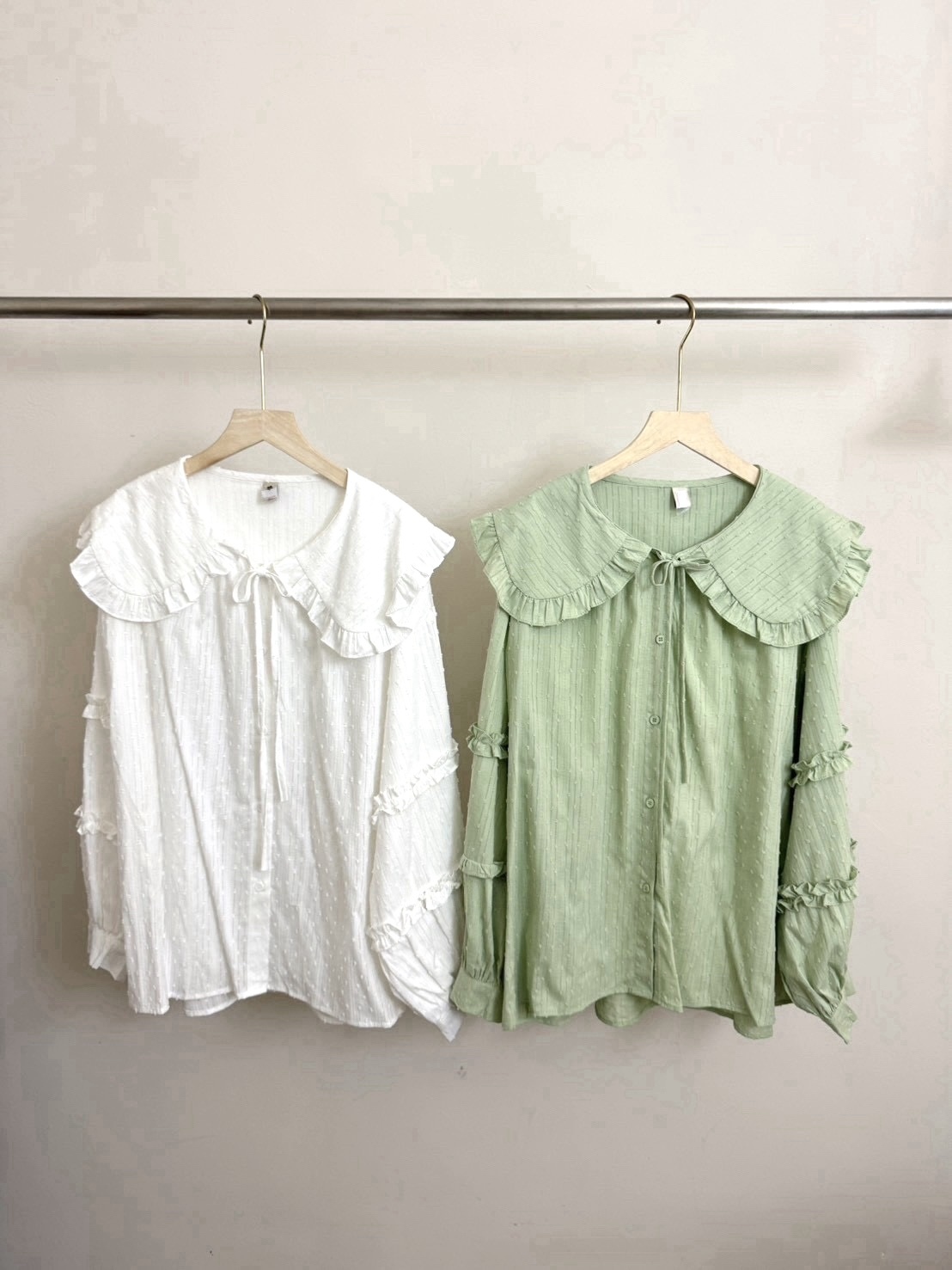 娃娃領波點薄襯衫