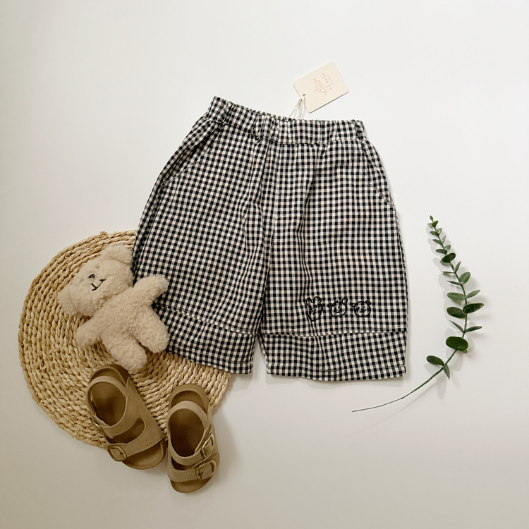 格紋刺繡小熊七分褲