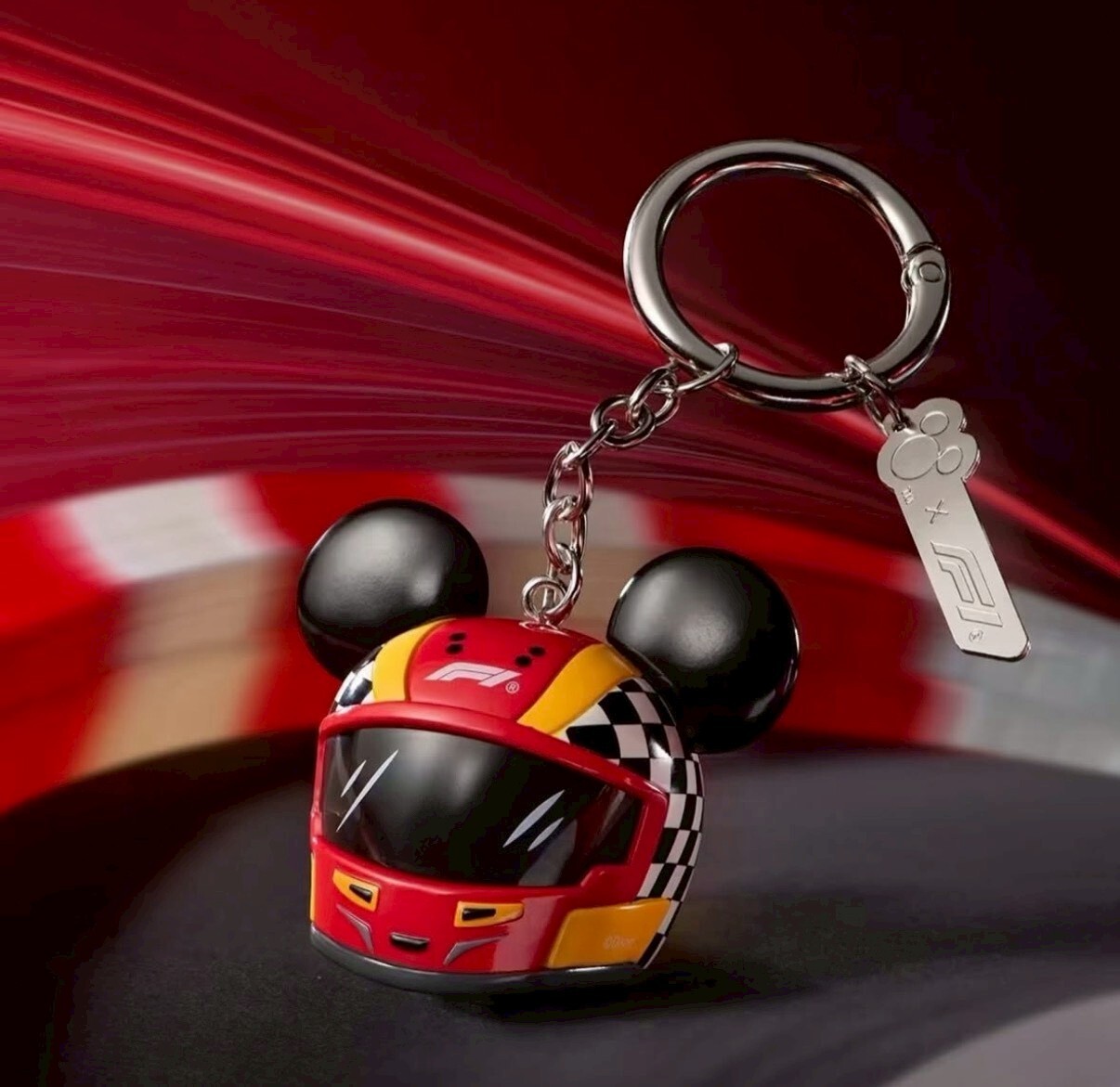 限量商品‼️F1 x Disney x Miniso 超強聯名🏎️ 迪士尼米奇F1安全帽吊飾