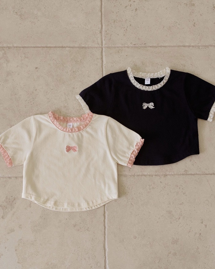 俏皮蝴蝶結上衣