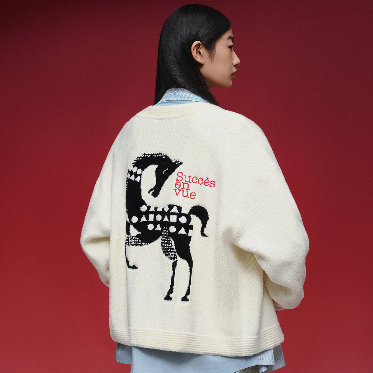 女裝刺繡鳶尾花LOGO 馬主題開襟毛衣