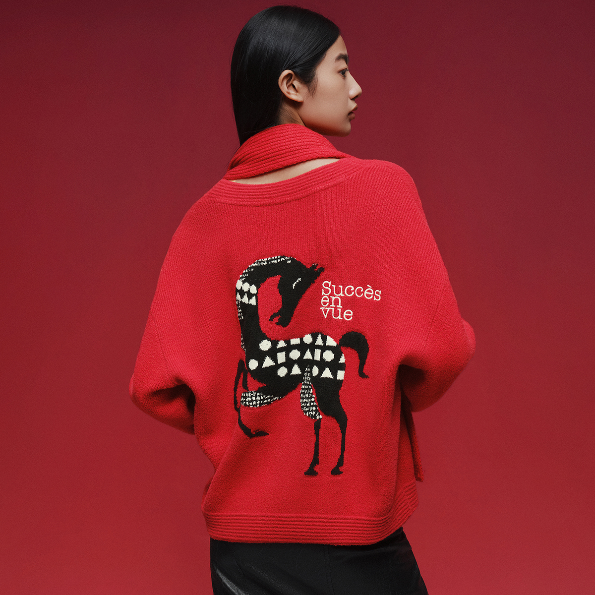 女裝刺繡鳶尾花LOGO 馬主題開襟毛衣
