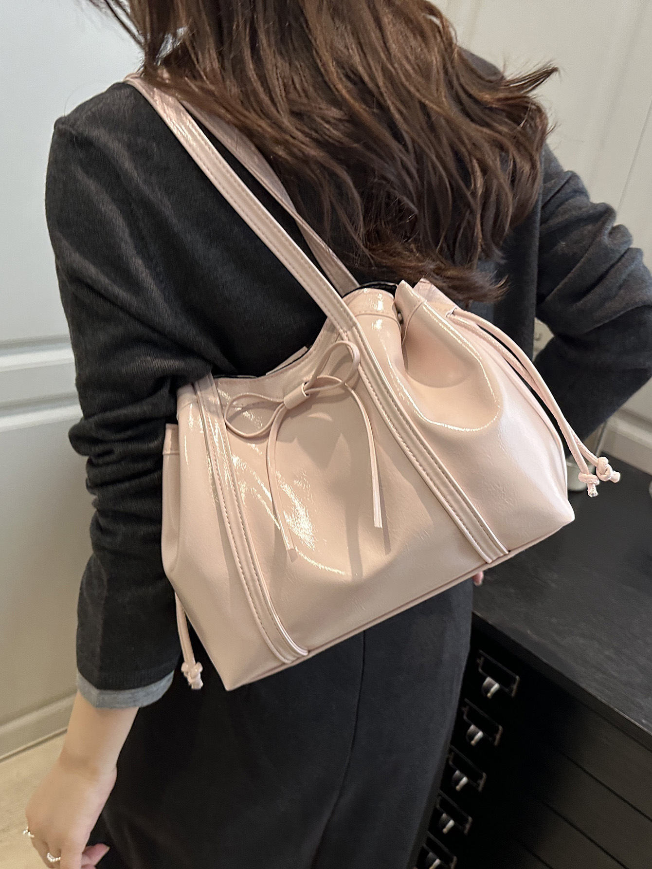 Autumn Glossy Drawstring Bow Shoulder Handbag