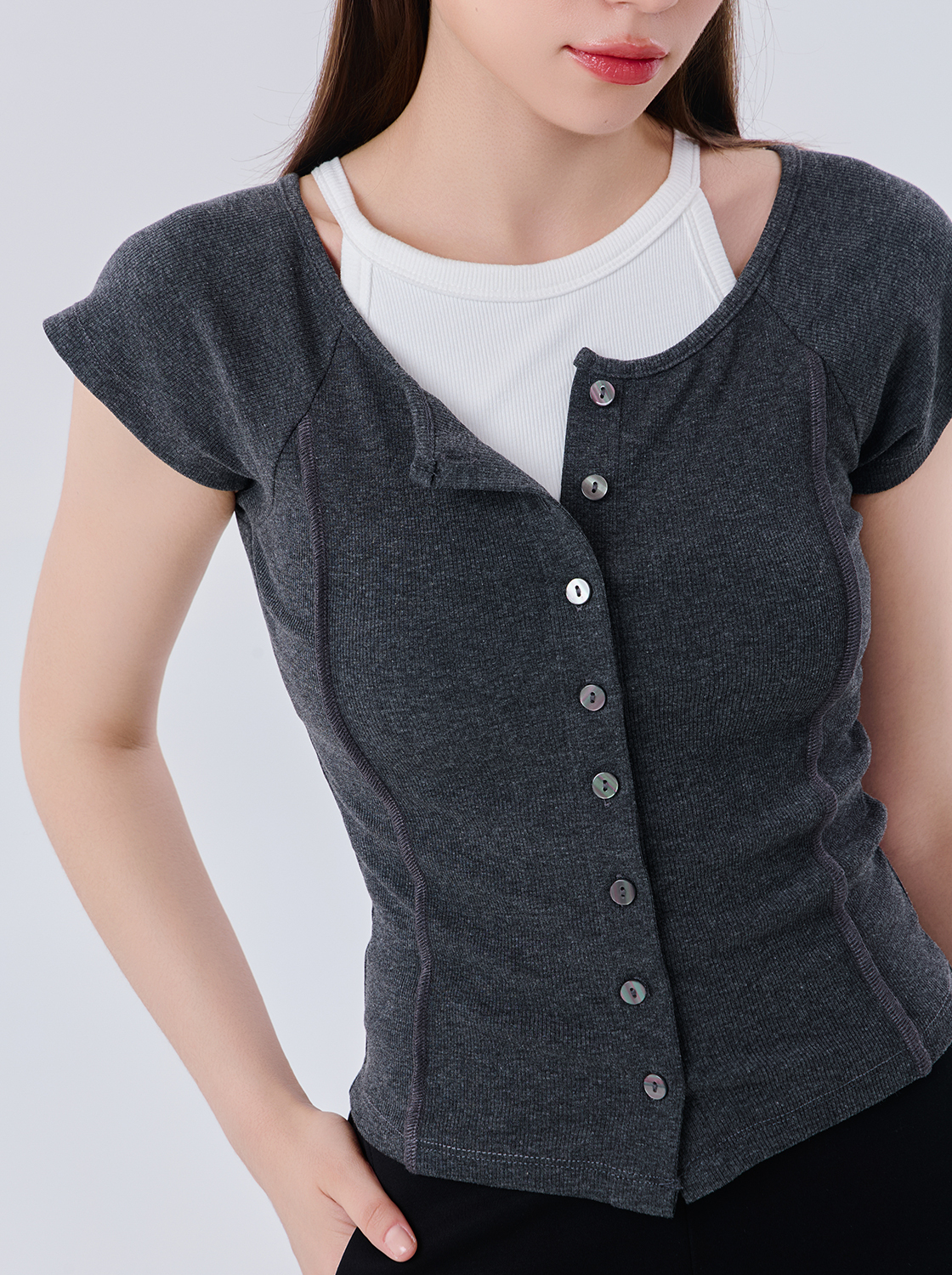 【期間限定】貝殼扣縫線上衣