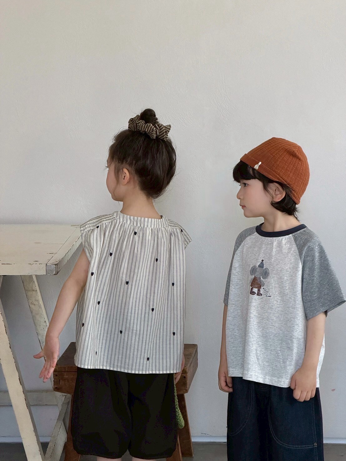 小點點偷偷出現娃娃衫