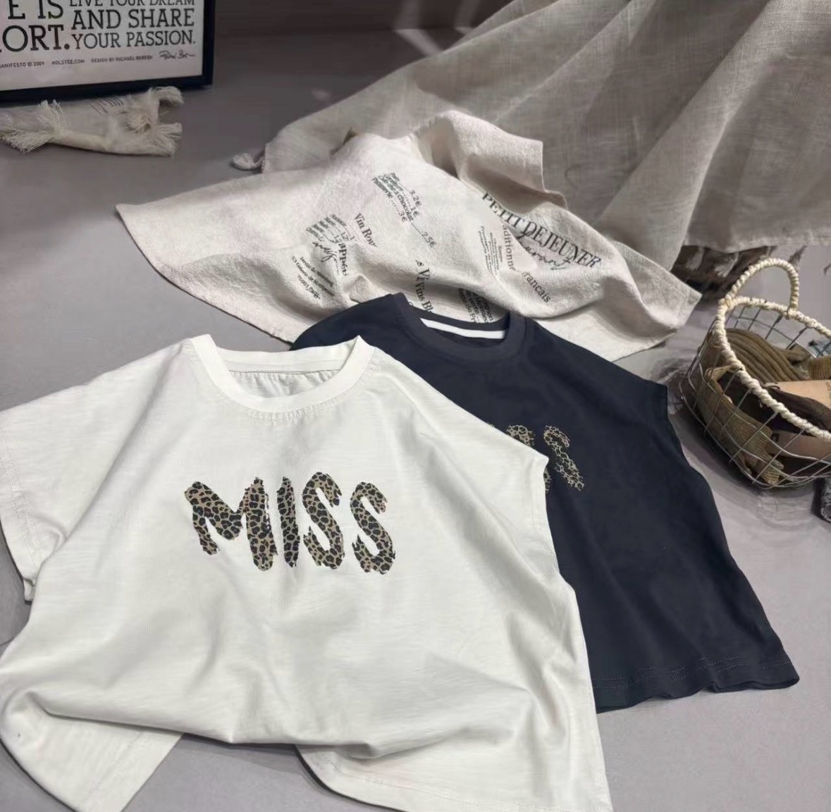 豹紋英字短袖上衣