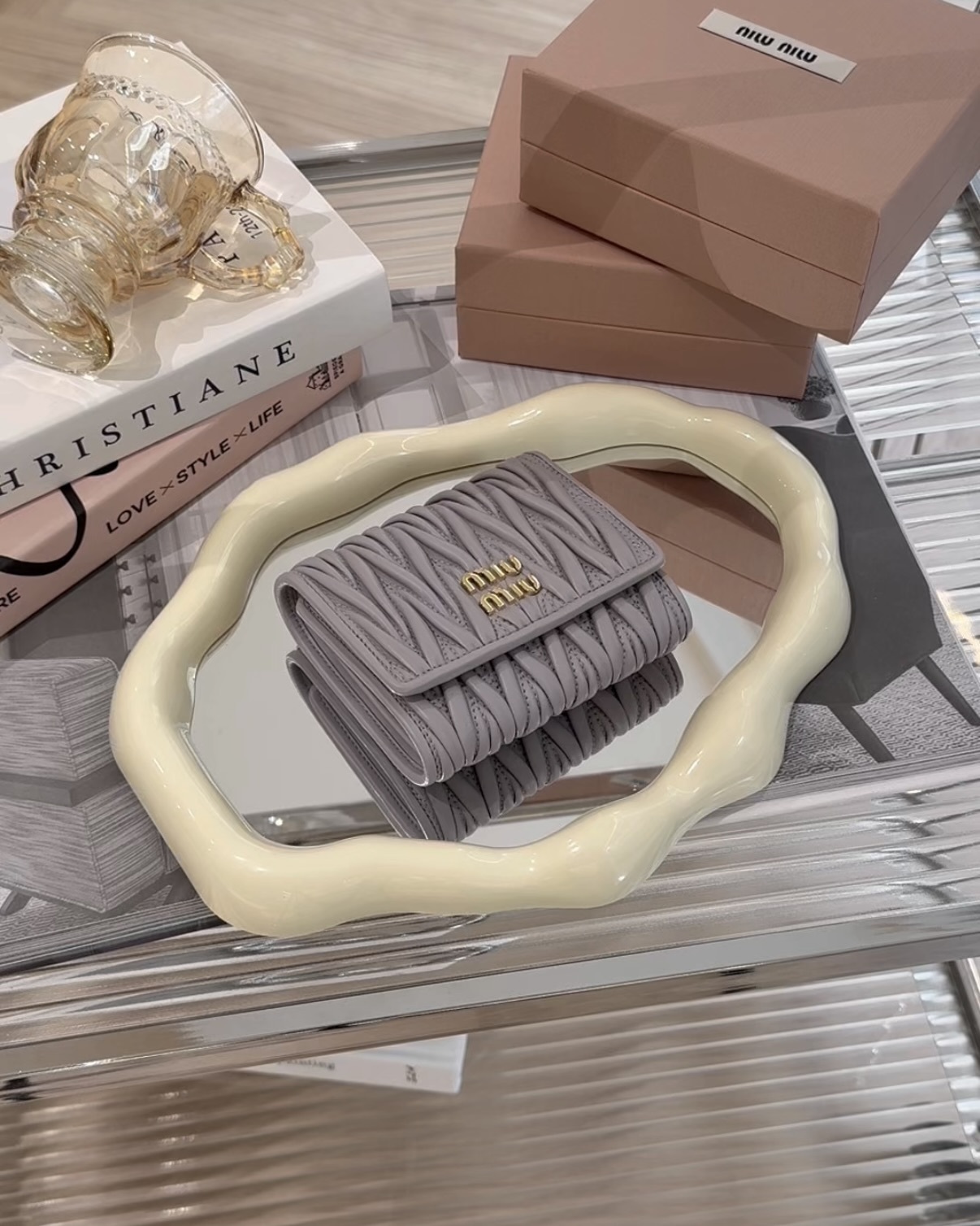 MIUMIU｜MATELASSE 納帕三折短夾 紫藤色