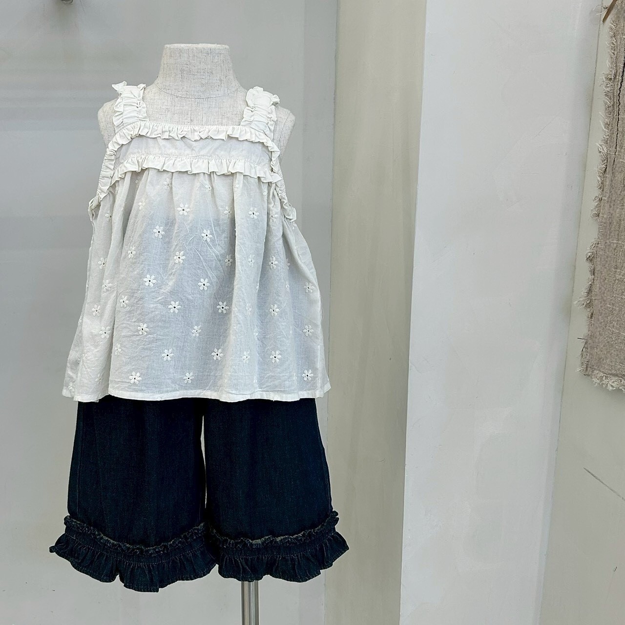 小花開在衣服上上衣