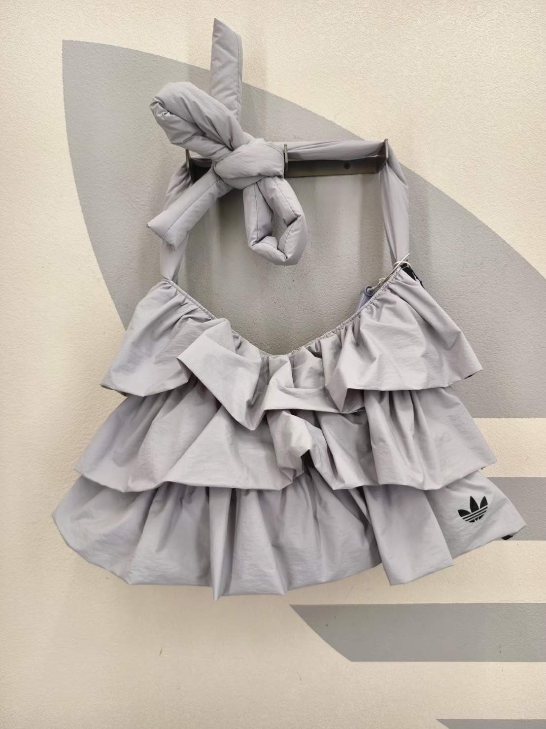 ADIDAS ORIGINALS 雙層 荷葉邊 小裙子設計 單肩包