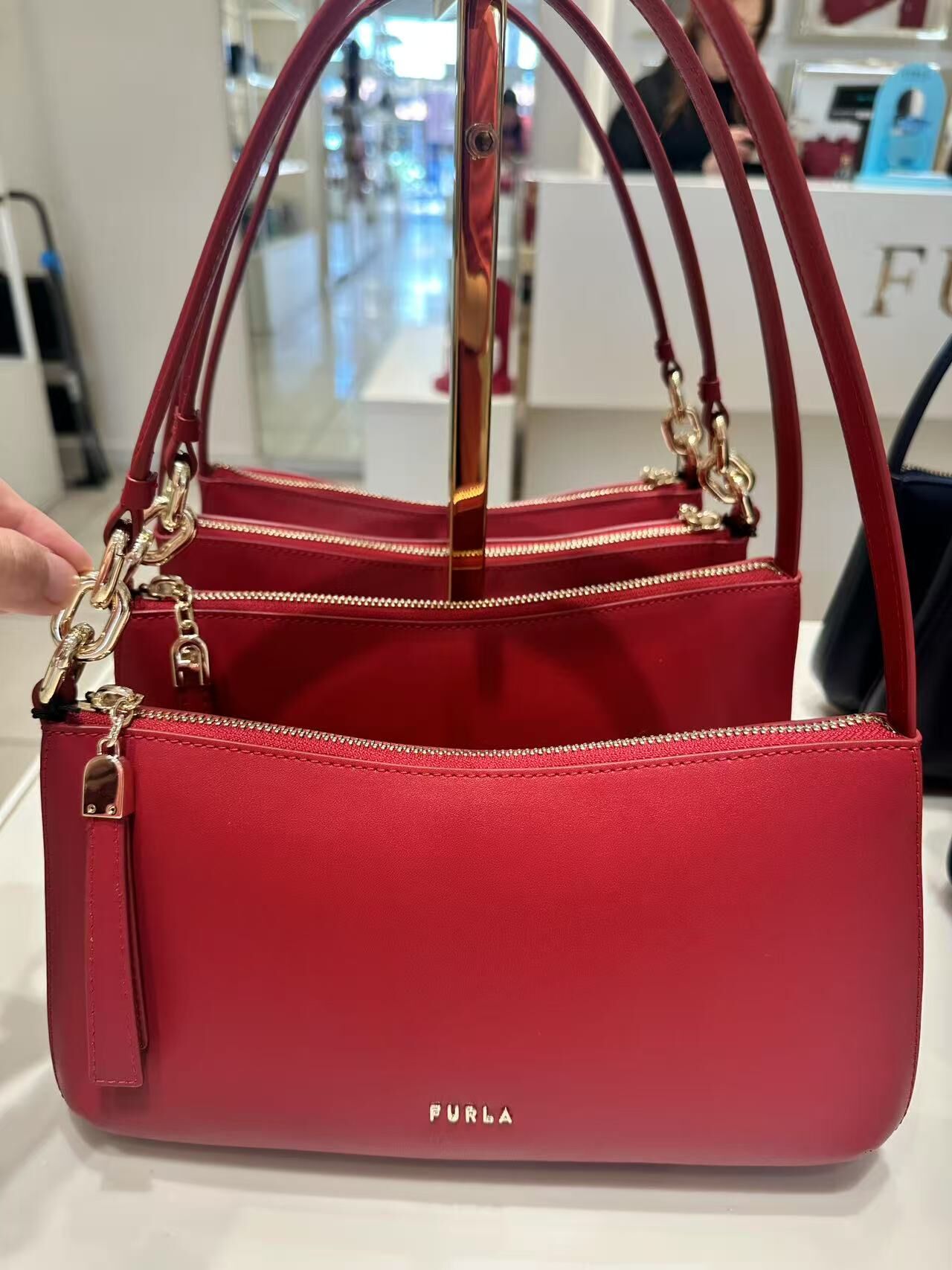【預購】H032720  Furla 中款肩背包