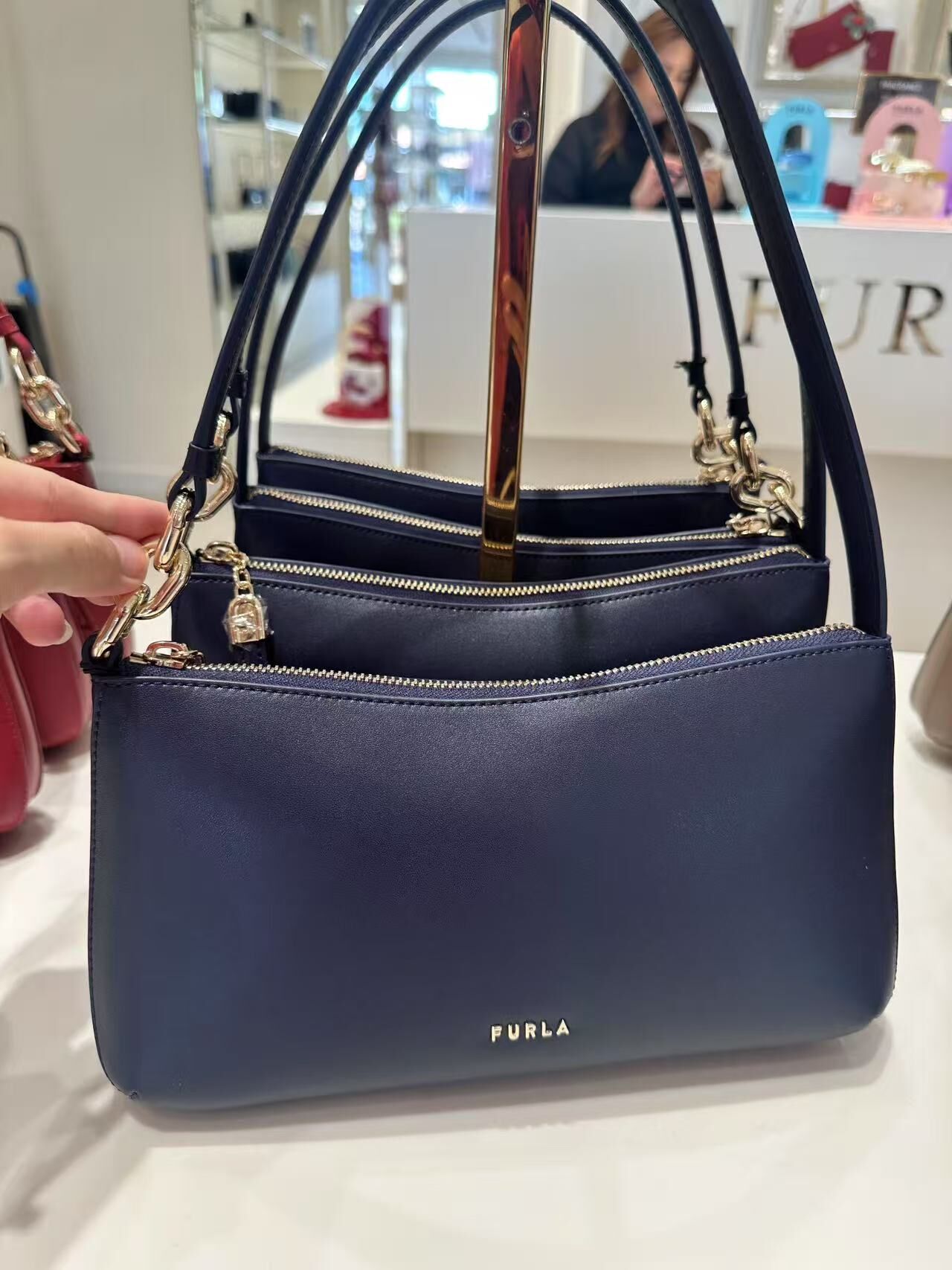 【預購】H032720  Furla 中款肩背包