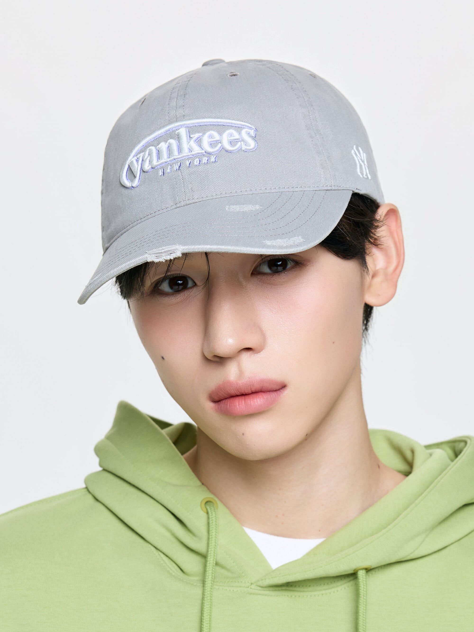 【入LIVECODE一件減至$258😱🔥！】【KARINA & TWS同款😍】【MLB】[Karina's Pick] Vintage Damaged Curve Logo Unstructured Ball Cap New York Yankees