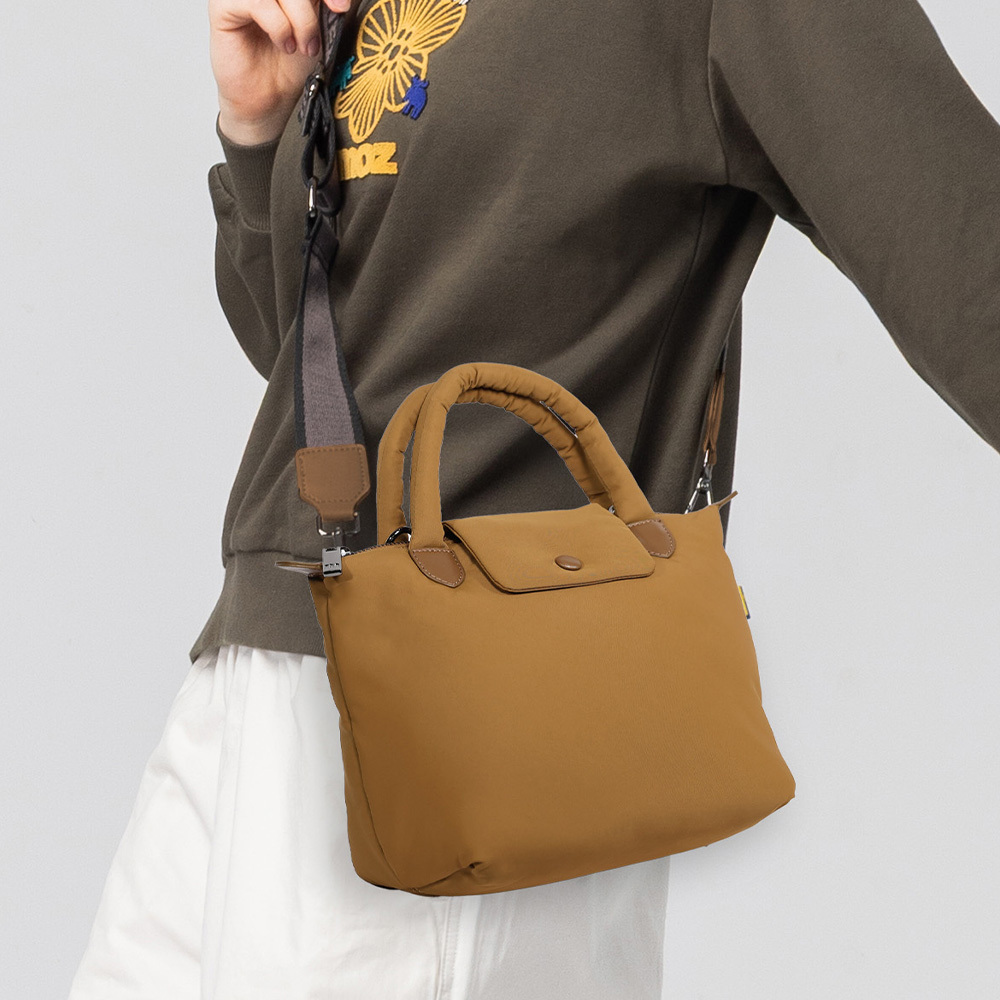 瑞典雲朵包系列｜防潑水 雲朵 水餃包(駝色)M