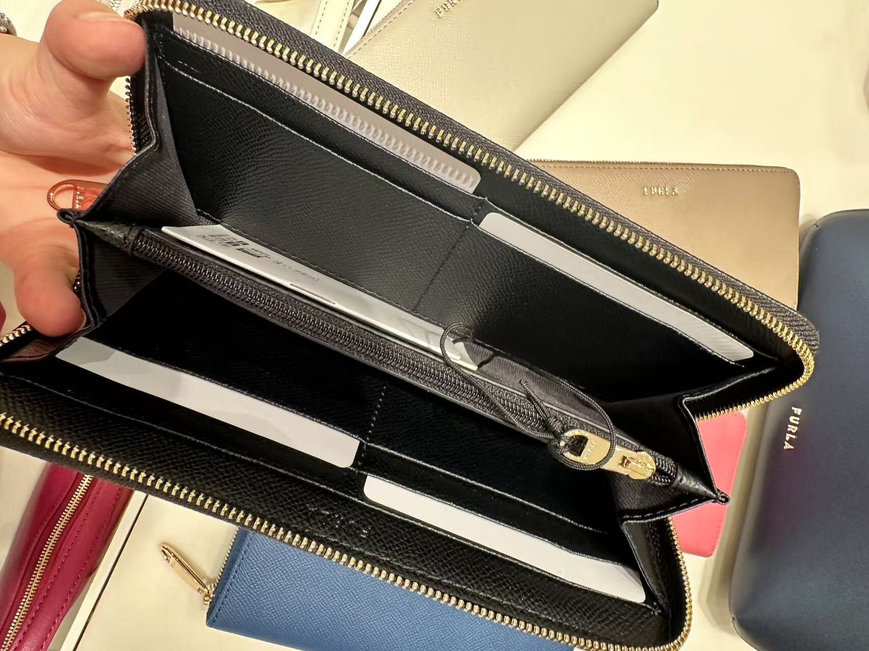 【預購】H032722  Furla Camelia 系列迷你包