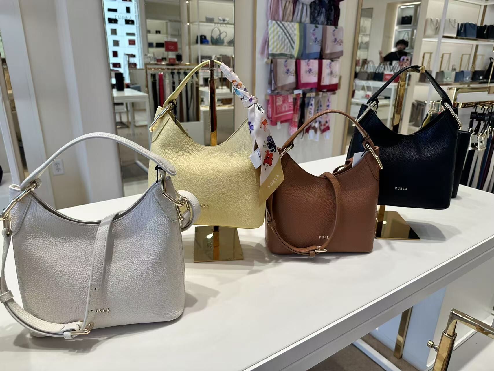 【預購】H032724  Furla 肩背包